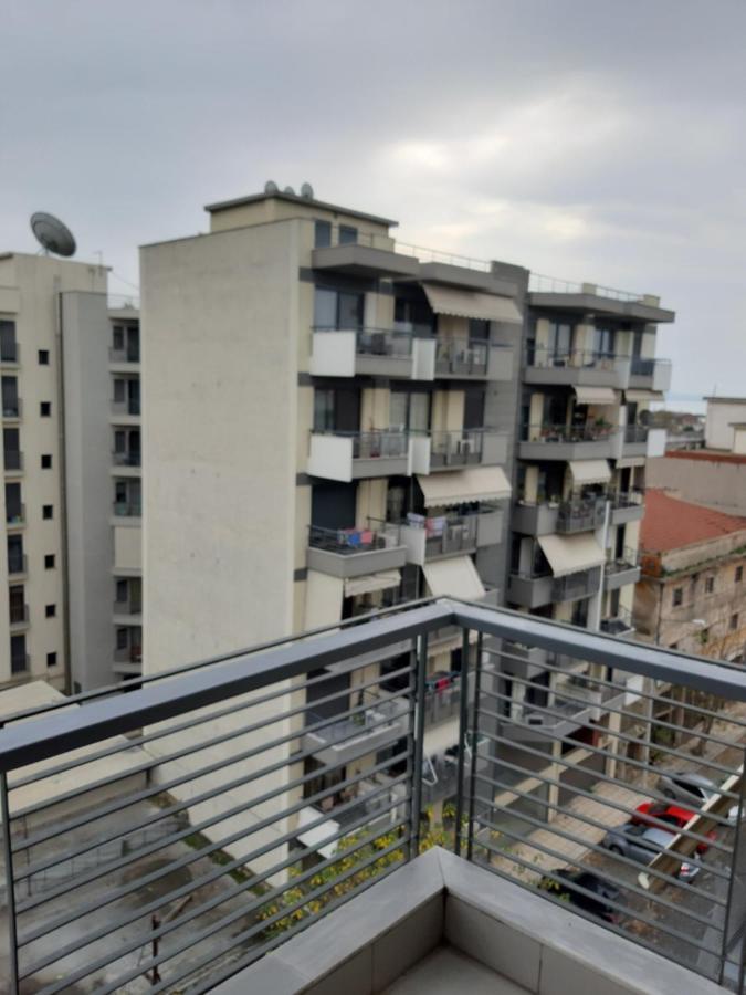 Kosmos Service Apartment Open View 2 سالونيك المظهر الخارجي الصورة